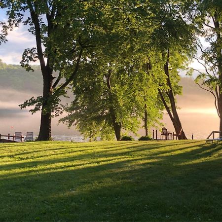 The Elms Waterfront Cottages Lake Luzerne 외부 사진